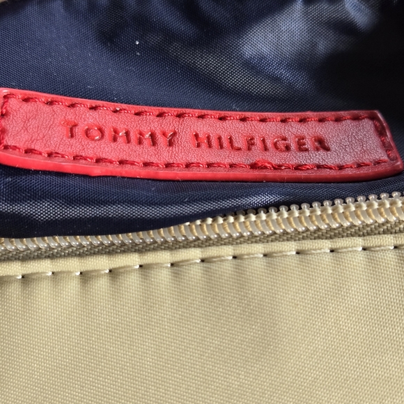 Tommy Hilfiger Cross Body Logo Purse - Picture 4 of 8
